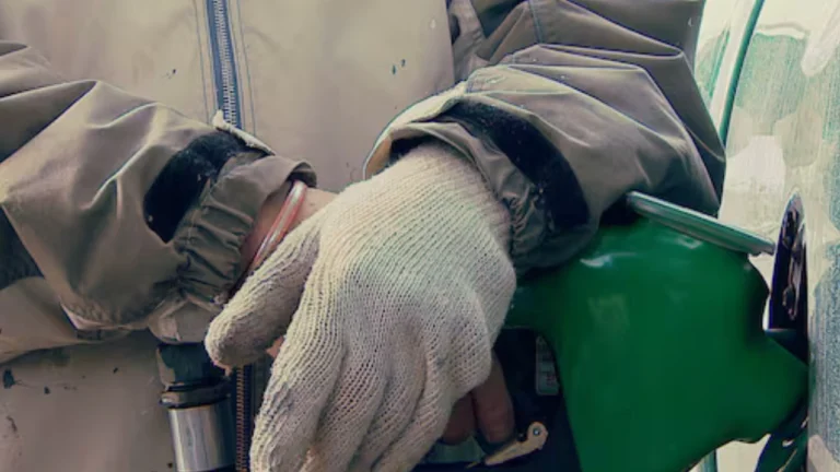 Auto technicians reveal why keeping your gas tank above half full in winter can help prevent fuel line freezing